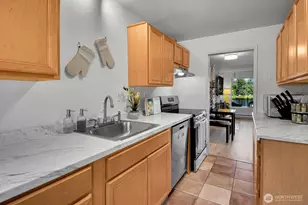 322 N 134th St, Seattle, WA 98133 - Photo 12
