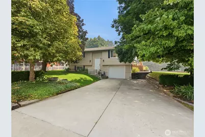 217 Ridgemont Drive, East Wenatchee, WA 98802 - Photo 2