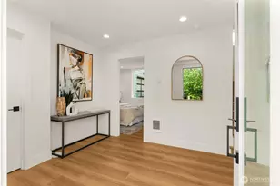 7403 Dayton Ave N, Seattle, WA 98103 - Photo 2