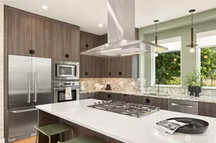 3215 39th Ave W, Seattle, WA 98199 - Photo 18