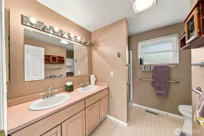 1111 Pierce Avenue NE, Renton, WA 98056 - Photo 22