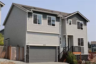 2209 SW Putnam Dr, Oak Harbor, WA 98277 - Photo 2