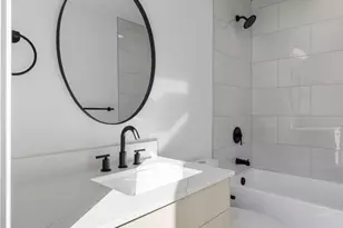 518 N 102nd St, Seattle, WA 98133 - Photo 12
