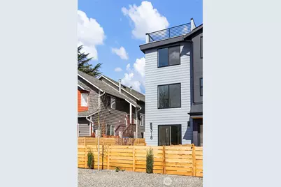 518 N 102nd Street, Seattle, WA 98133 - Photo 2