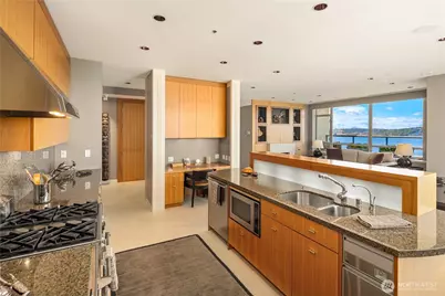 2929 1st Avenue #PH5, Seattle, WA 98121 - Photo 18