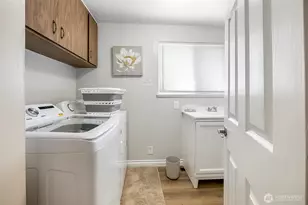 9201 36th Ave S, Seattle, WA 98118 - Photo 12