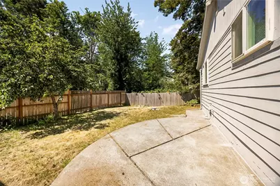 9201 36 Avenue S, Seattle, WA 98118 - Photo 32