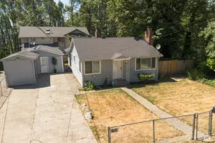 9201 36th Ave S, Seattle, WA 98118 - Photo 2