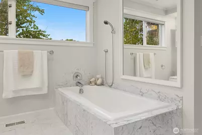 525 W Prospect Street #A, Seattle, WA 98119 - Photo 16