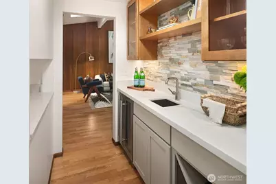 3844 Surber Drive NE, Seattle, WA 98105 - Photo 12