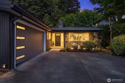 3844 Surber Drive NE, Seattle, WA 98105 - Photo 2