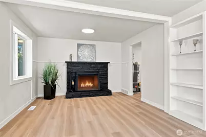 14022 Roslyn Place N, Seattle, WA 98133 - Photo 6