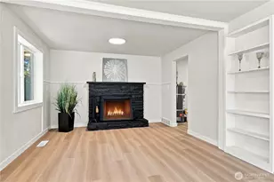14022 Roslyn Pl N, Seattle, WA 98133 - Photo 6