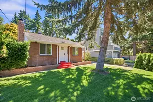 14022 Roslyn Pl N, Seattle, WA 98133 - Photo 2