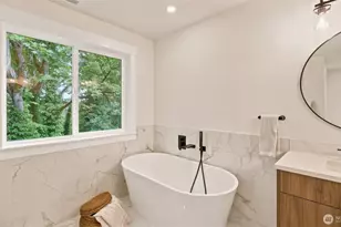 10930 NE 120th St, Kirkland, WA 98034 - Photo 24