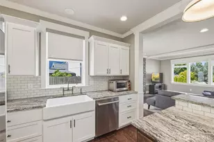 2019 29th Pl, Anacortes, WA 98221 - Photo 6