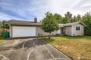 6410 58th St NE, Marysville, WA 98270 - Photo 2