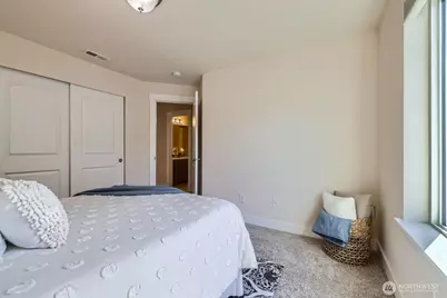 19524 81st Place NE, Kenmore, WA 98028 - Photo 32