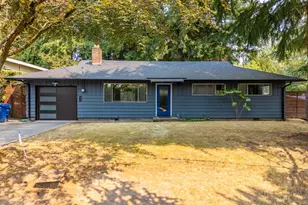 10750 61st Ave S, Seattle, WA 98178 - Photo 2