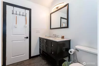 10750 61st Avenue S, Seattle, WA 98178 - Photo 14
