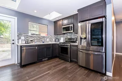 10750 61st Avenue S, Seattle, WA 98178 - Photo 10