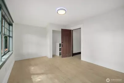 2109 Aurora Avenue N, Seattle, WA 98109 - Photo 24