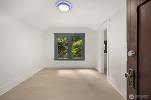 2109 Aurora Ave N, Seattle, WA 98109 - Photo 20