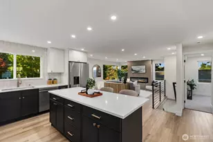 813 NE 125th St, Seattle, WA 98125 - Photo 10