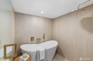 813 NE 125th St, Seattle, WA 98125 - Photo 32