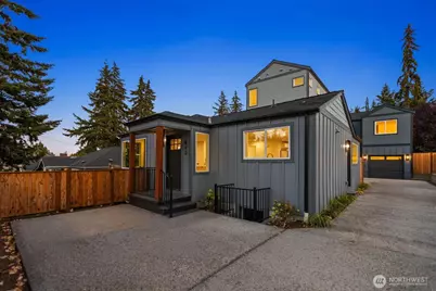 813 NE 125th Street, Seattle, WA 98125 - Photo 1