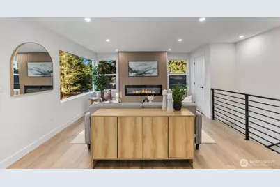 813 NE 125th Street, Seattle, WA 98125 - Photo 4