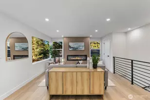 813 NE 125th St, Seattle, WA 98125 - Photo 4
