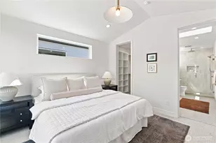 2645 Walnut Ave SW, Seattle, WA 98116 - Photo 16