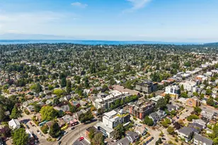 6801 Greenwood Ave N, Seattle, WA 98103 - Photo 24