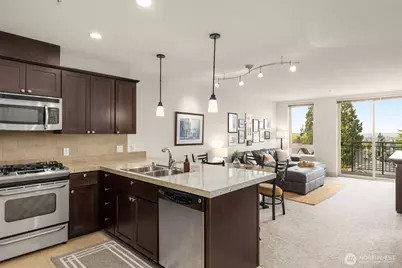 6801 Greenwood Avenue N #304, Seattle, WA 98103 - Photo 4