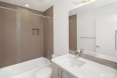 209 13th Avenue E #B, Seattle, WA 98102 - Photo 16