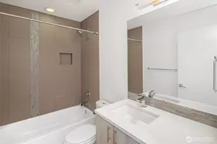 209 13th Ave E, Seattle, WA 98102 - Photo 16