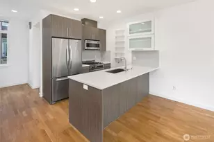 209 13th Ave E, Seattle, WA 98102 - Photo 10
