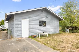 537 W 6th St, Port Angeles, WA 98362 - Photo 32