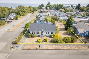 537 W 6th St, Port Angeles, WA 98362 - Photo 2
