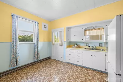 537 W 6th Street, Port Angeles, WA 98362 - Photo 18