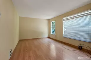 1735 28th Ave S, Seattle, WA 98144 - Photo 2