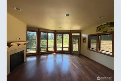 1307 Pelican Pl #C, Point Roberts, WA 98281 - Photo 4