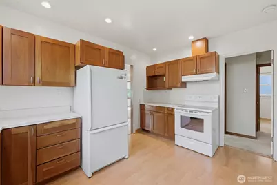 1015 N Sheridan Avenue, Tacoma, WA 98403 - Photo 10
