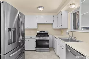 1216 N 172nd St, Shoreline, WA 98133 - Photo 8