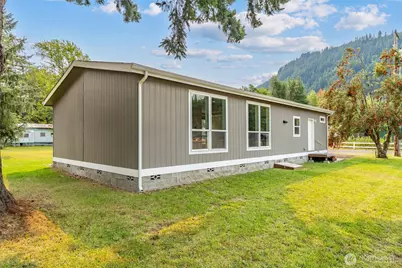 762 Division Avenue, Morton, WA 98356 - Photo 2