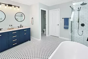 8700 Rosario Pl NE, Bainbridge Island, WA 98110 - Photo 14