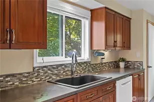 8731 Shadow Wood Dr, Everett, WA 98208 - Photo 12