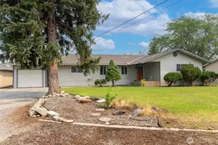 717 Ridge Dr W, Omak, WA 98841 - Photo 1