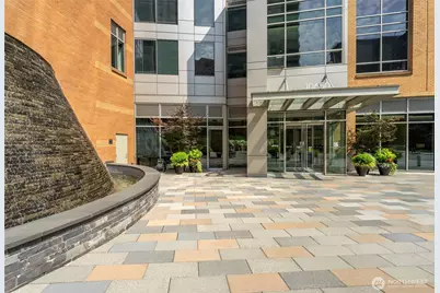 10650 NE 9th Place #723, Bellevue, WA 98004 - Photo 2